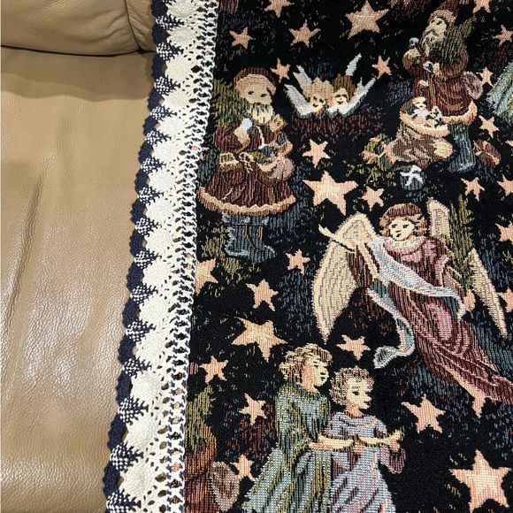 Xmas theme decorative throw/runner - Picture 2 of 3